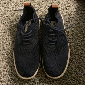 Boys Steve Madden navy dress shoes